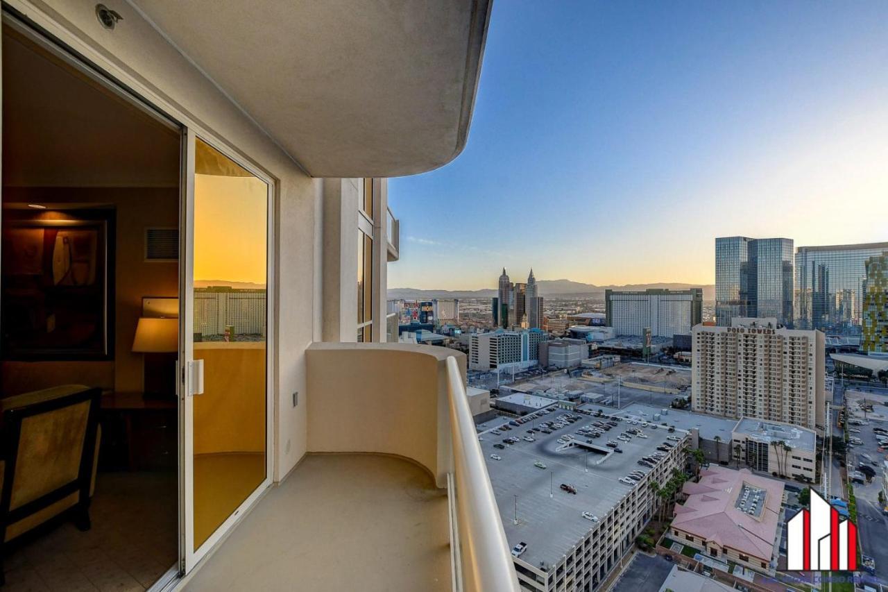 Mgm Signature-28-705 F1 Track & Strip View Balcony Las Vegas Exterior photo